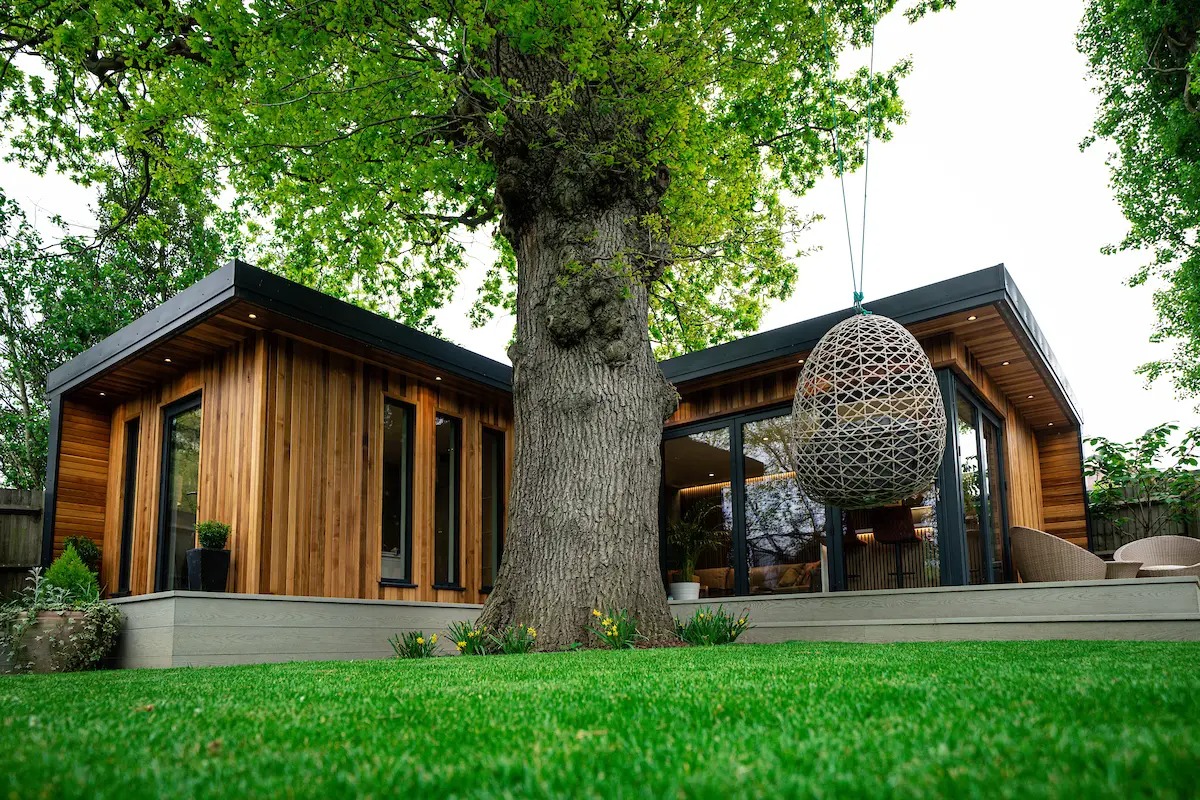 Bespoke garden room by Into The Garden Room
