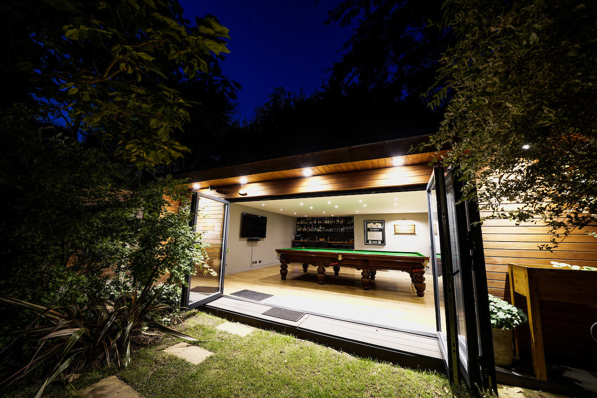 Bespoke garden room by Into The Garden Room