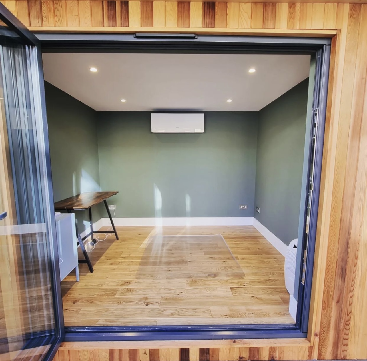 Bespoke garden room by Into The Garden Room