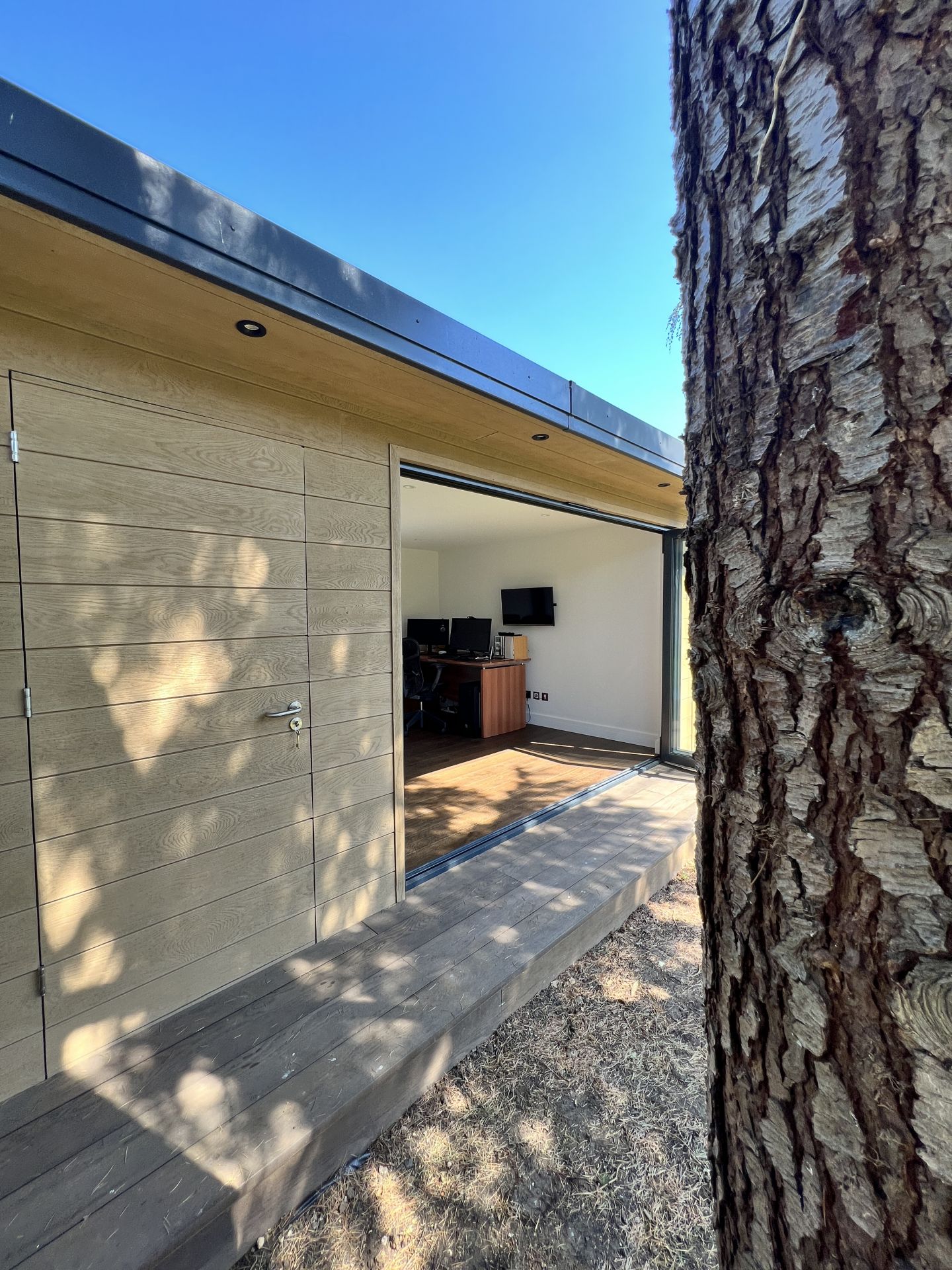 Bespoke garden room by Into The Garden Room