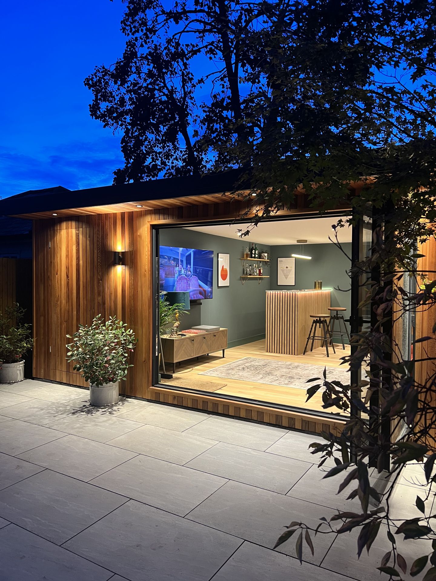 Bespoke garden room by Into The Garden Room