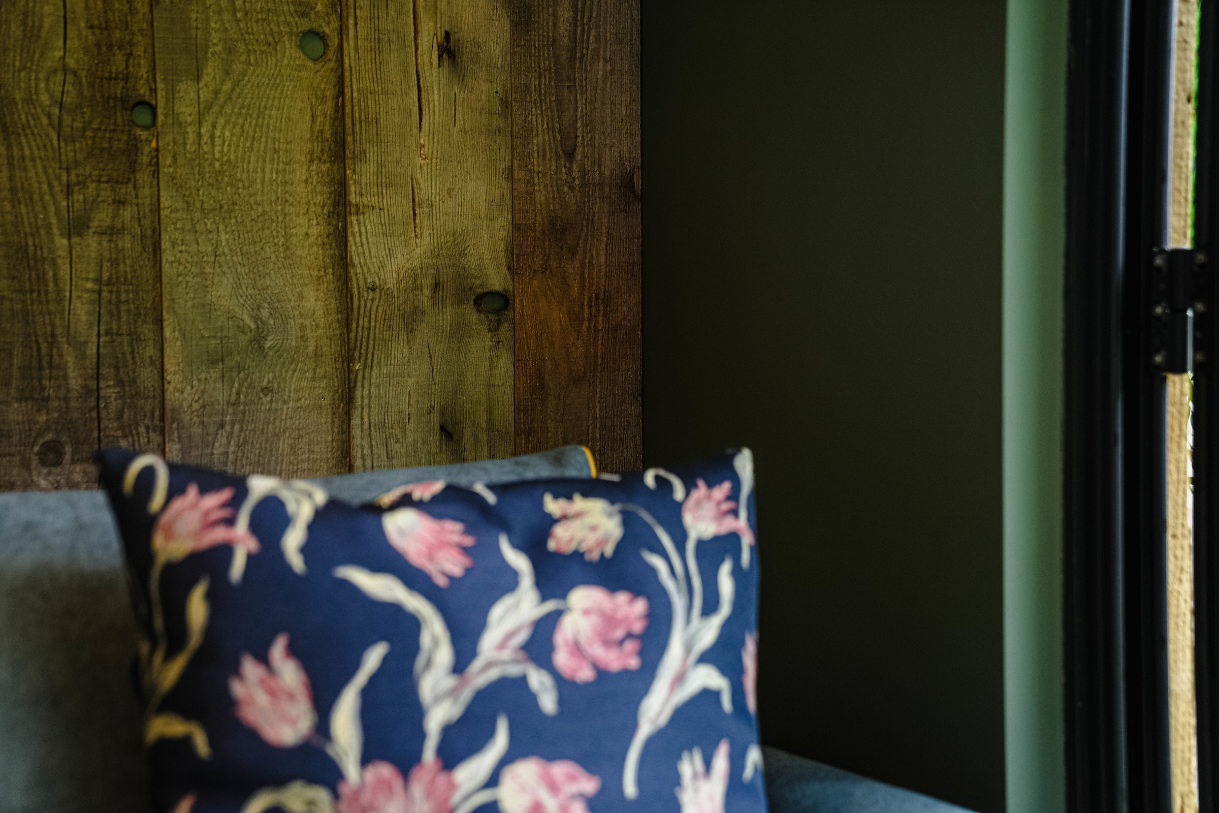 Bespoke garden room by Into The Garden Room