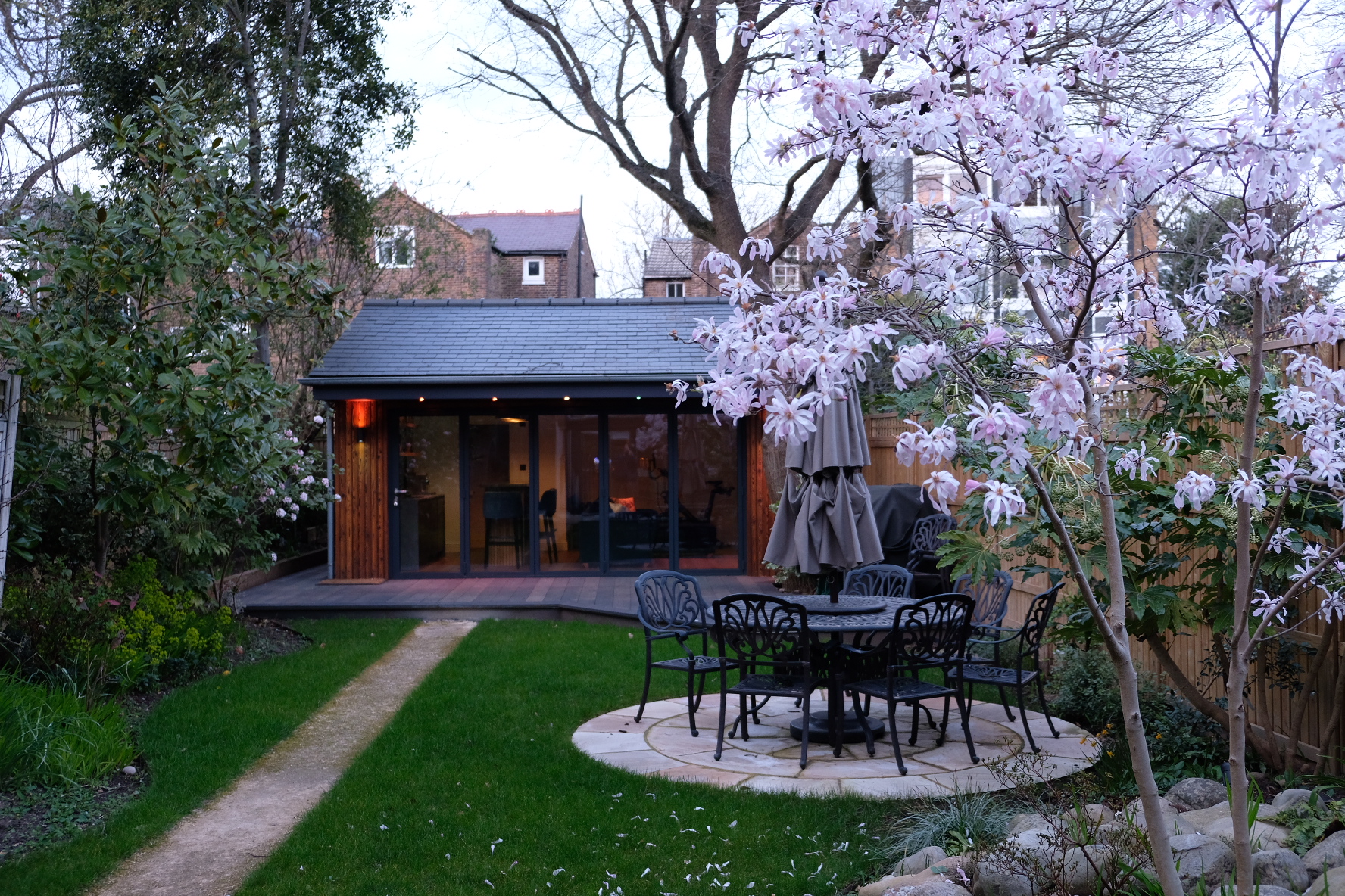 Bespoke garden room by Into The Garden Room